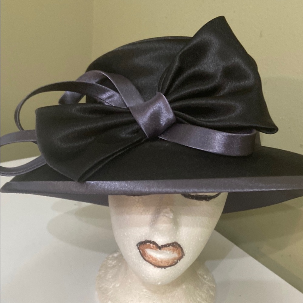NWT Lovely Church/Dress Hat by Fine Millinery